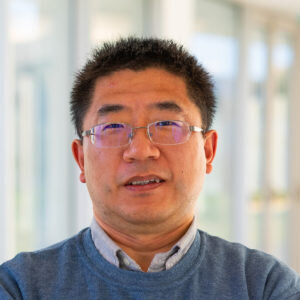 Lifeng Liu was awarded the SPE Young Researcher Prize 2015